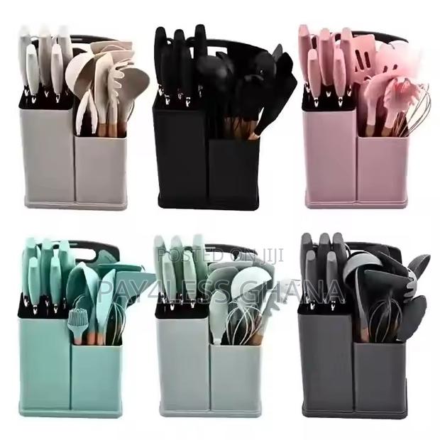 19-Piece Set of Silicone Kitchenware · Photo 1