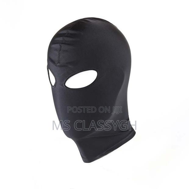 Mask Breathable Mask Exposed Eyes and Leaking Mouth · Photo 1
