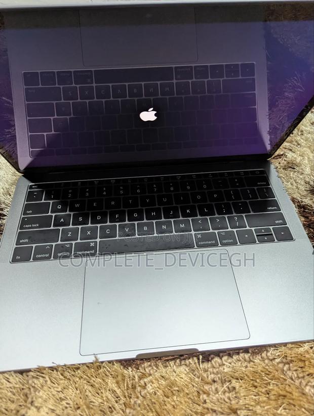 Laptop Apple MacBook Pro 2017 8GB Intel Core I5 SSD 128GB · Photo 3