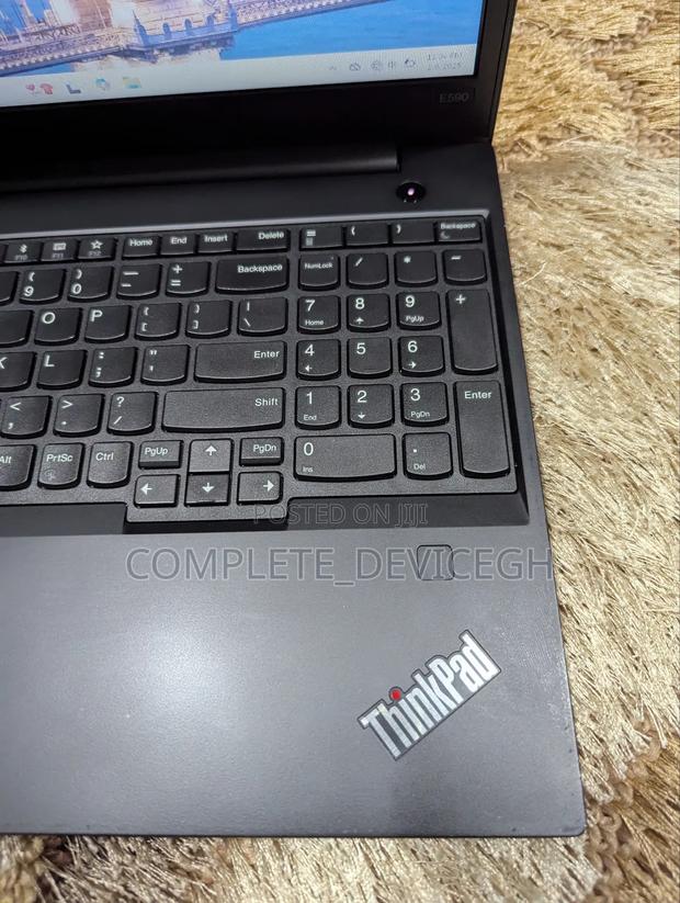 Laptop Lenovo ThinkPad E580 8GB Intel Core i5 SSD 256GB · Photo 3