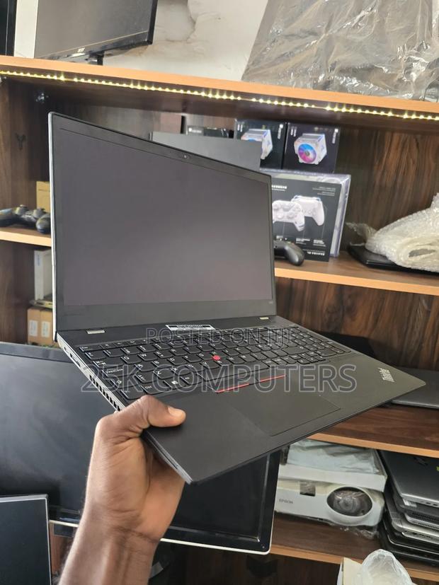 Laptop Lenovo ThinkPad T580 16GB Intel Core i7 SSD 512GB · Photo 4