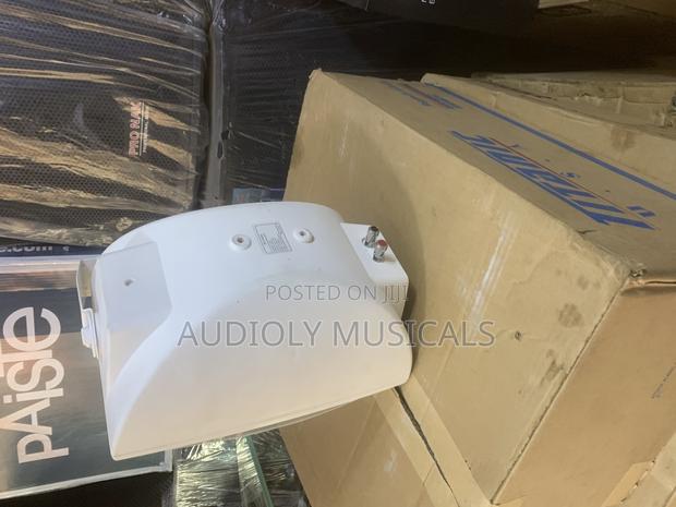 8-Inches JBL Wall Mount Speaker (Pair) · Photo 6