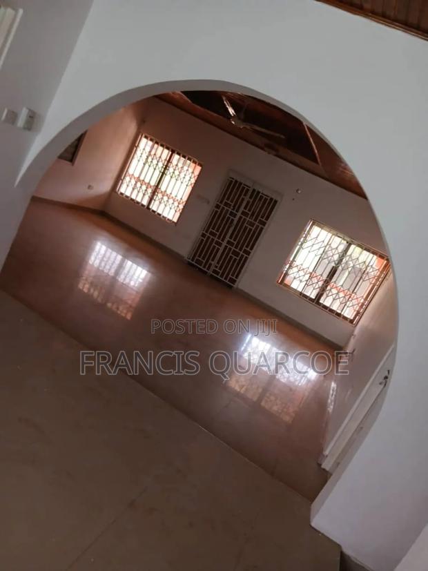 5bdrm House in Ashongman Estates for rent · Photo 3