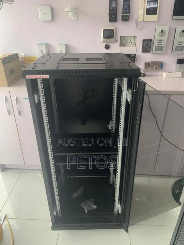 27u Rack 600 X 600 · Photo 3