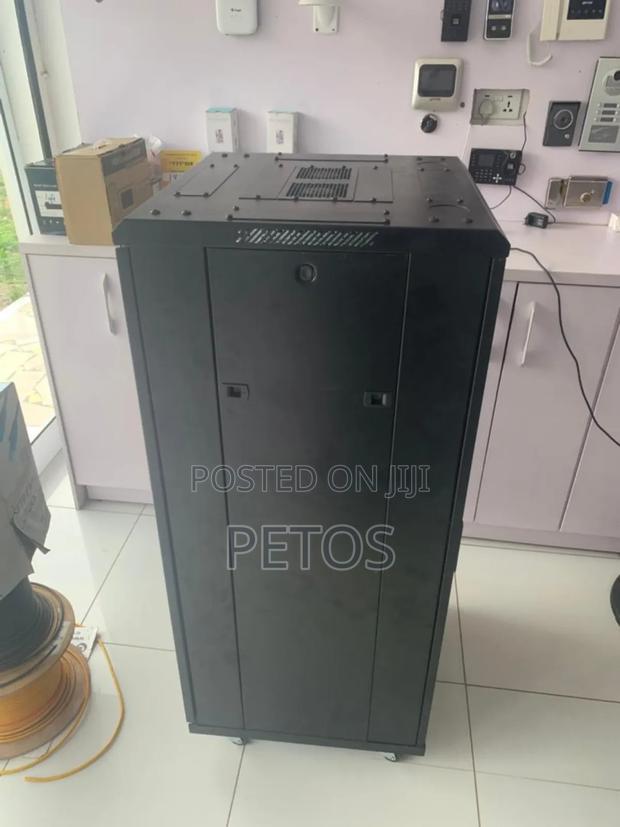 27u Rack 600 X 600 · Photo 4