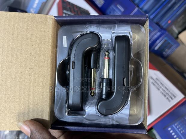 Wireless Guitar Jack · Photo 1
