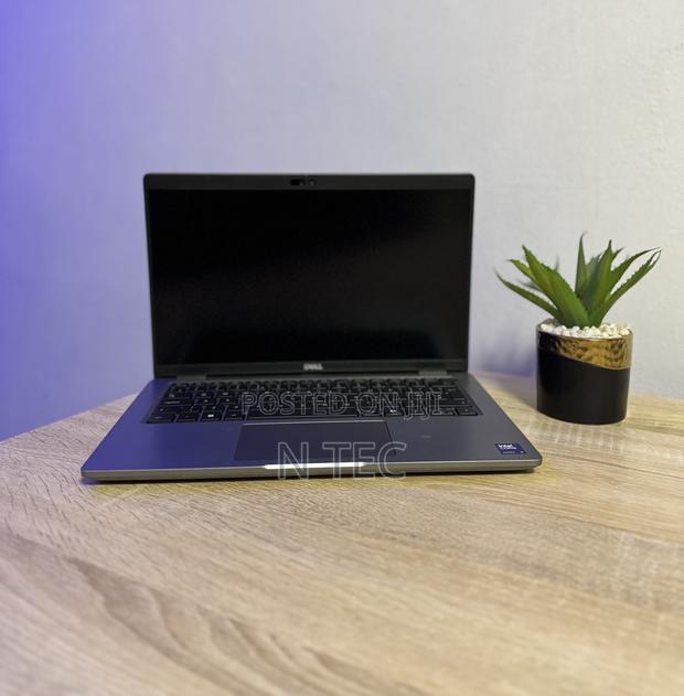Laptop Dell Latitude 5450 16GB Intel Core Ultra 5 SSD 512GB · Photo 3