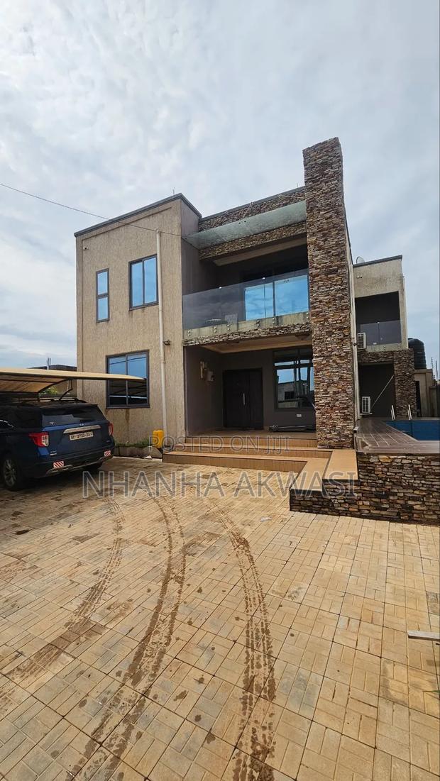 5bdrm House in Klagon, Tema Metropolitan for sale · Photo 2
