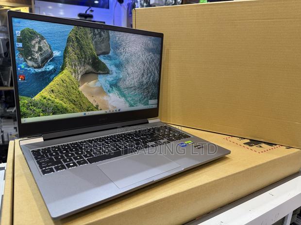 Laptop HP Omen 16 16GB Intel Core I7 SSD 1T · Photo 3