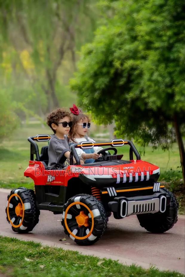 Luxury Drive Electric Toy Car · Photo 4