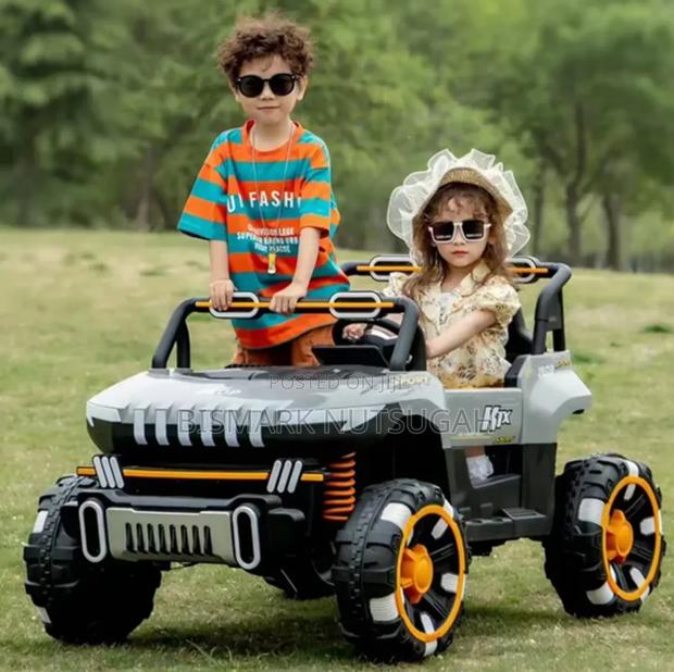 Luxury Drive Electric Toy Car · Photo 1