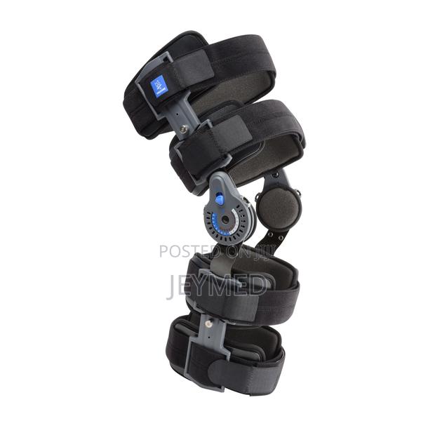 Hinge Knee Brace · Photo 2