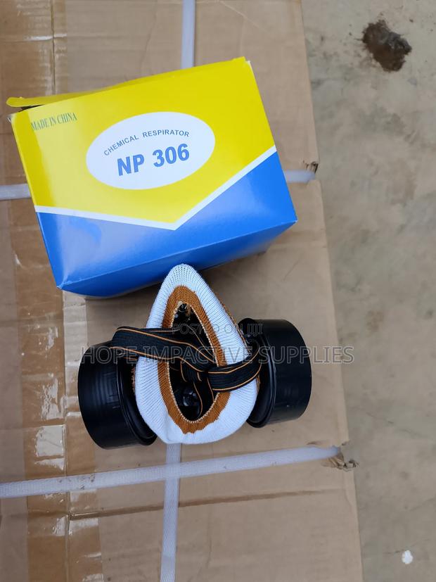 Np 306 Industrial/Chemicals Respirator. · Photo 2