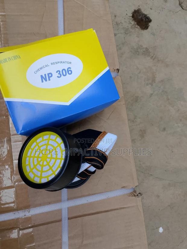 Np 306 Industrial/Chemicals Respirator. · Photo 3