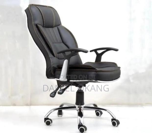 Office Chairs · Photo 1