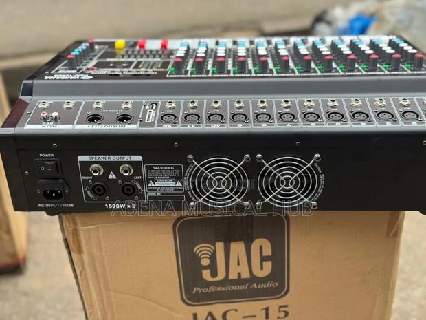 Yamaha Powered Mixer 12 Channel · Photo 2