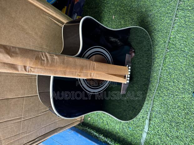 Yamaha Semi-Acoustic Guitar (Black) · Photo 7