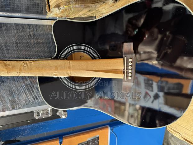 Yamaha Semi-Acoustic Guitar (Black) · Photo 4