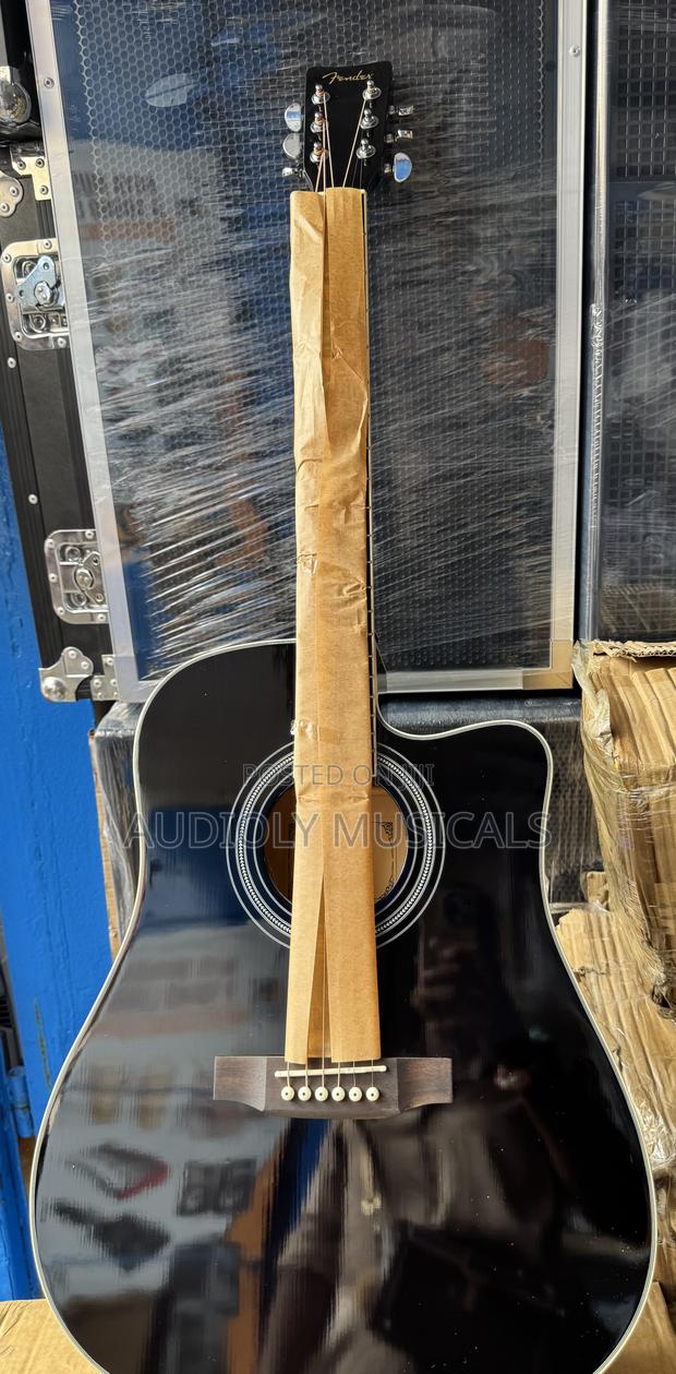 Fender Sonoran Acoustic Guitar · Photo 6