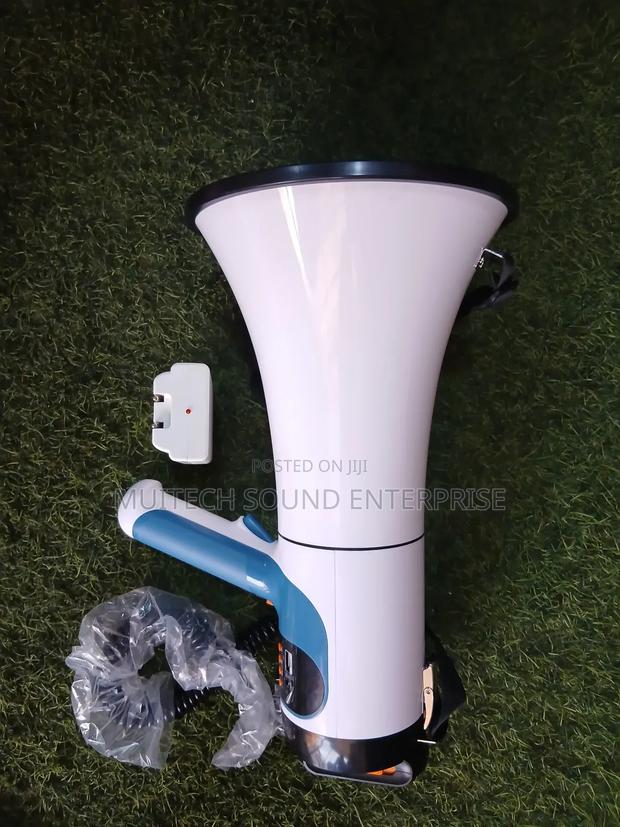 Megaphone Battery · Photo 3