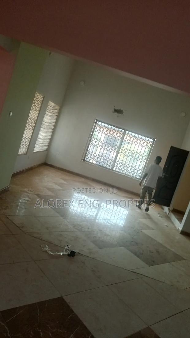 5bdrm Duplex in Gated Community, Oyarifa for rent · Photo 5