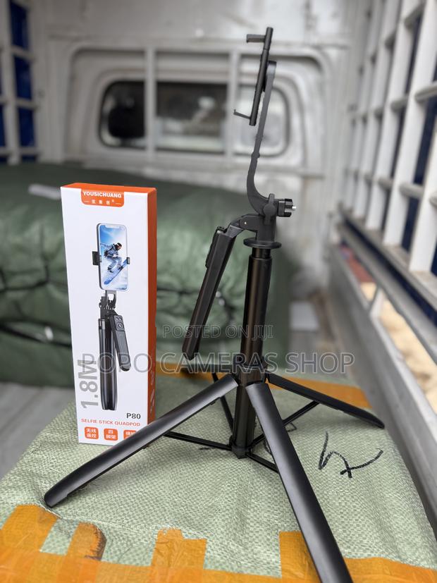 P80 Extendable Selfie Stick With Remote Control · Photo 3