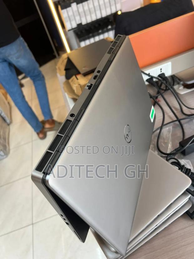 Laptop Dell Precision 7750 32GB Intel Core I7 SSD 512GB · Photo 2