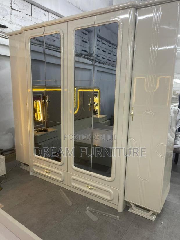 Executive Bed Set · Photo 4