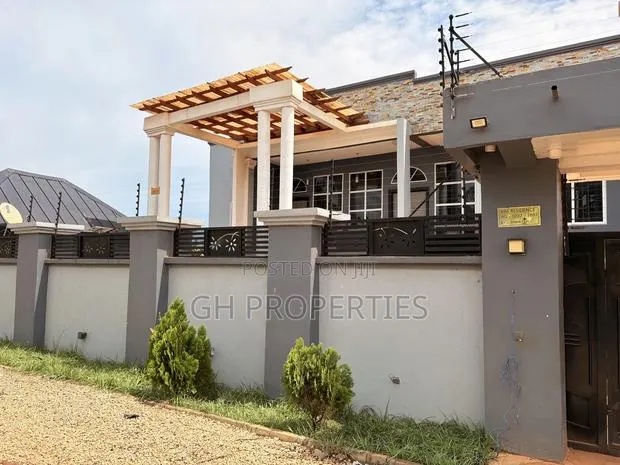 6bdrm Apartment in Yabe, Kumasi Metropolitan for sale · Photo 1