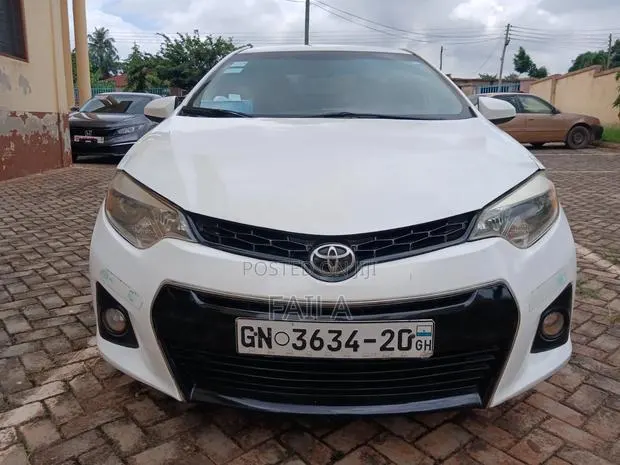 Toyota Corolla S 4dr Sedan (1.8L 4cyl CVT) 2016 White · Photo 1