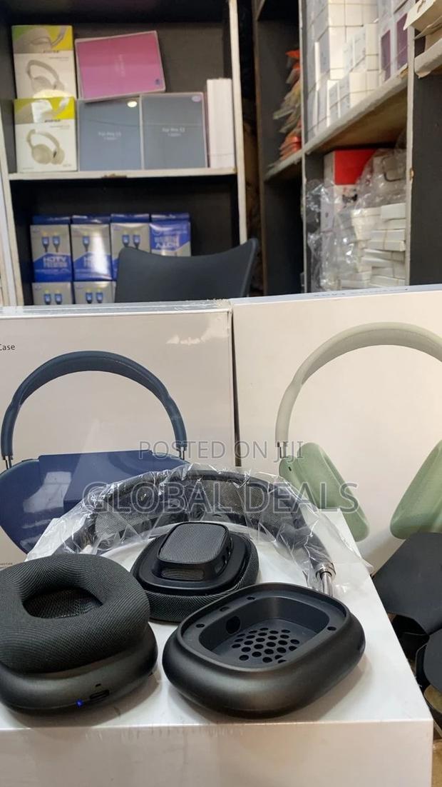 Apple Airpod Max Headphones · Photo 1