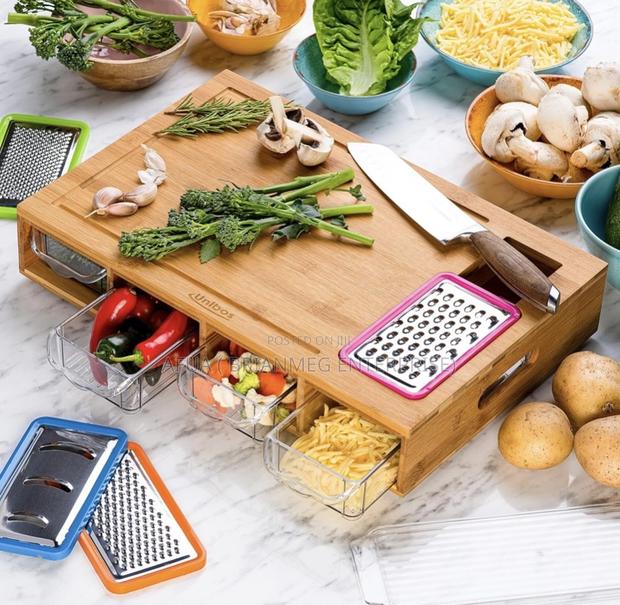 Bamboo Condiments Chopping Board · Photo 1