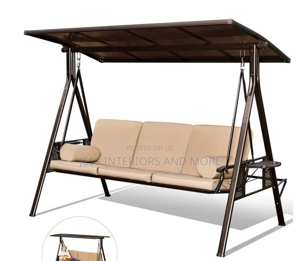 Outdoor 3-Seater Swing / Canopy · Photo 1