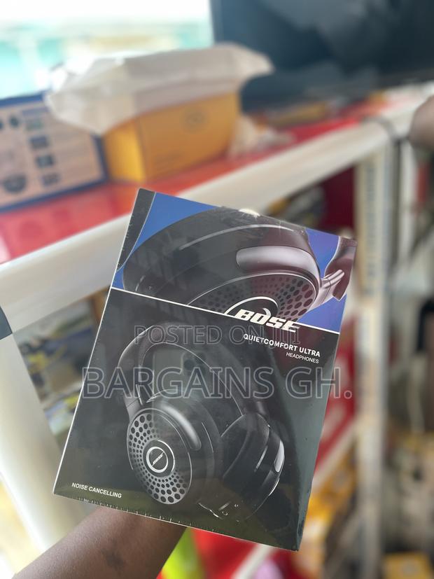Bose Quiet Comfort Ultra Hybrid Headset With Protective Bag · Photo 1