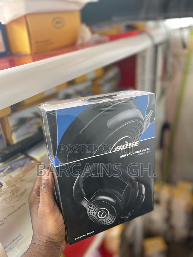 Bose Quiet Comfort Ultra Hybrid Headset With Protective Bag · Photo 3