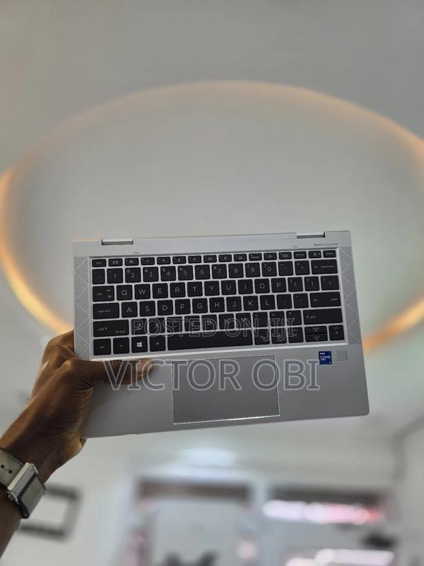 Laptop HP EliteBook 830 G8 32GB Intel Core I7 SSD 512GB · Photo 3