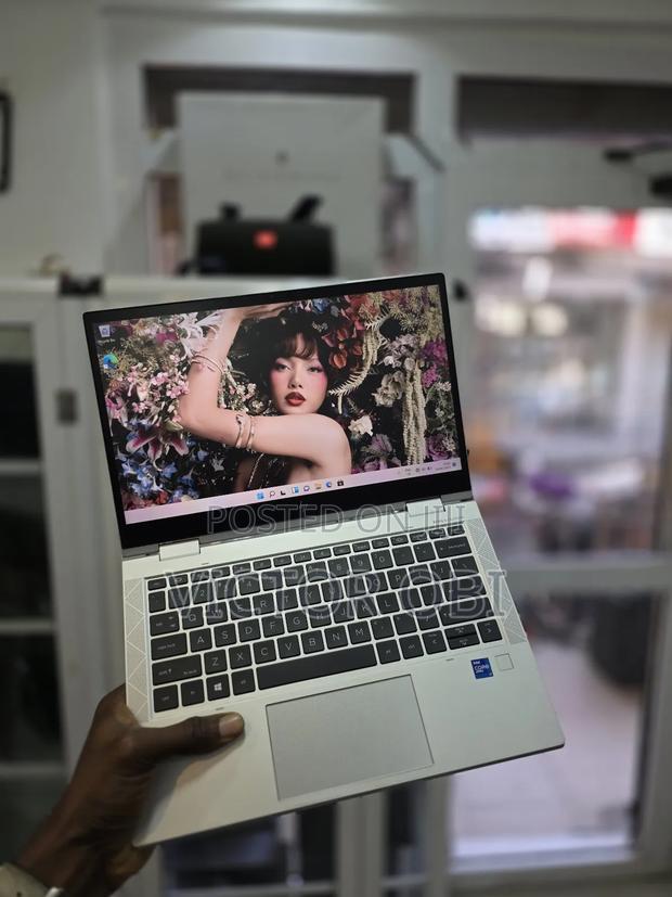 Laptop HP EliteBook 830 G8 32GB Intel Core I7 SSD 512GB · Photo 1