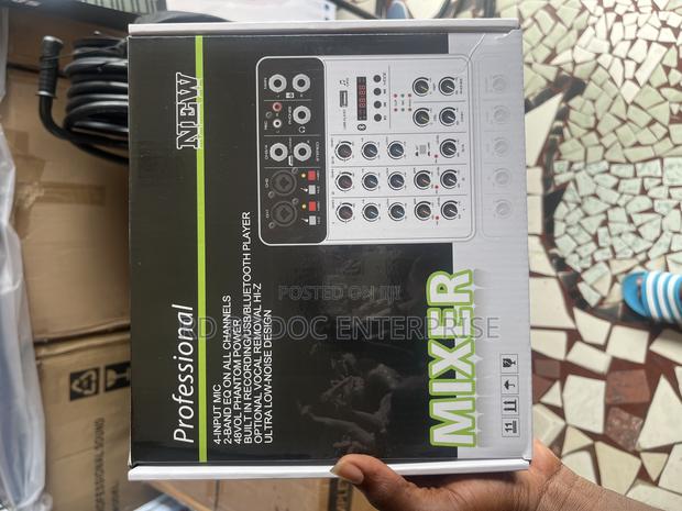 Behringer Mixer Console · Photo 1