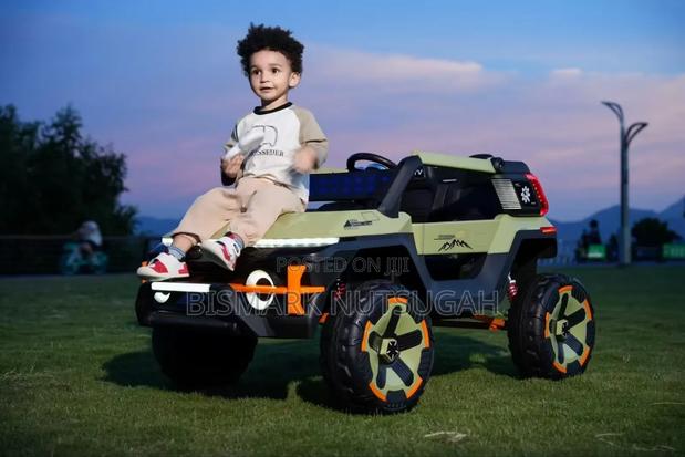 Two Sitter Electric Toy Car · Photo 3
