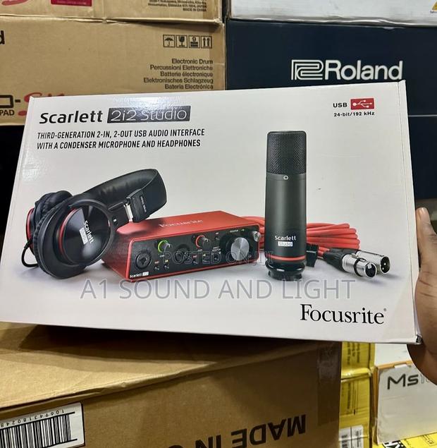 Scarlett 2i2 Third Generation Studio Bundle · Photo 1