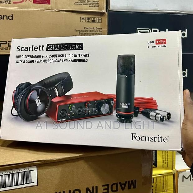 Scarlett 2i2 Third Generation Studio Bundle · Photo 3