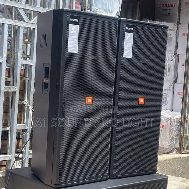 JBL Srx725 Full Range Speakers [Pair] · Photo 1