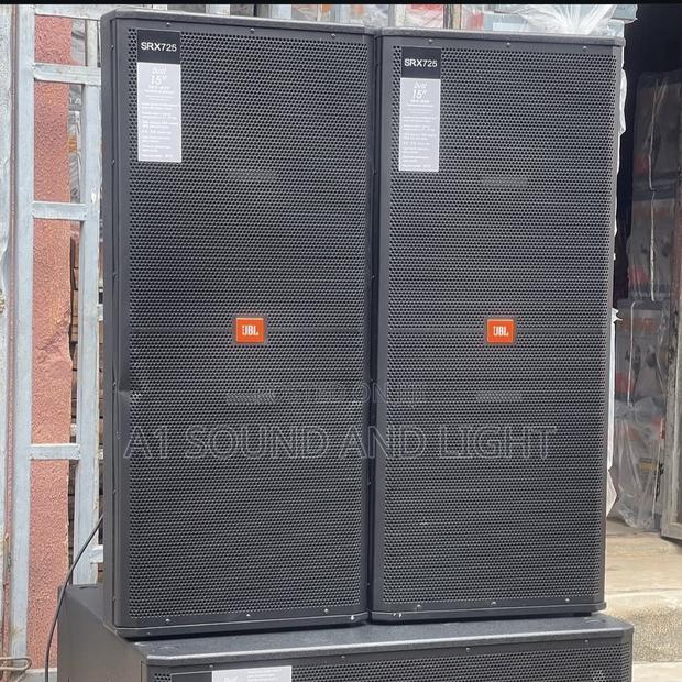 JBL Srx725 Full Range Speakers [Pair] · Photo 2
