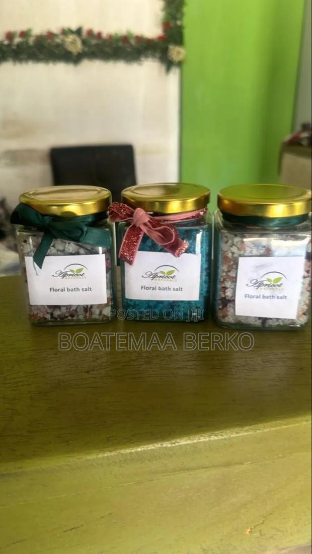 Floral Bath Salt · Photo 1