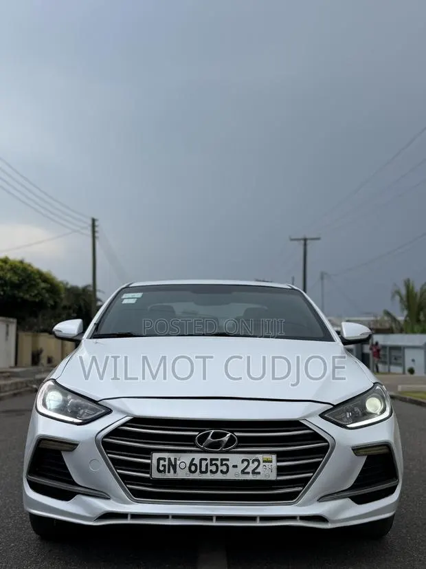 Hyundai Elantra Sport 2018 White · Photo 1