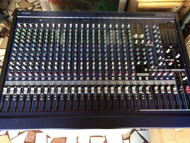Yamaha Mg24 Mixer · Photo 1