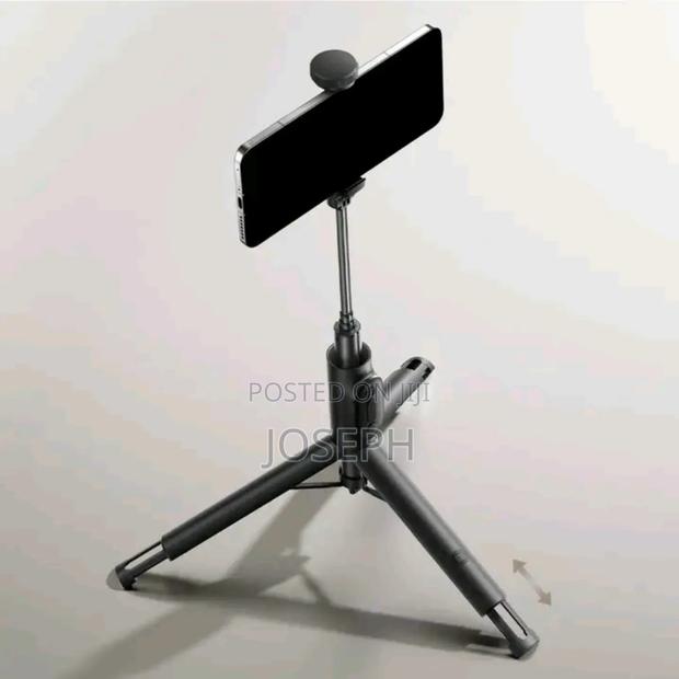 Multipurpose Selfie Stick · Photo 2