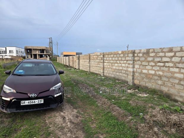 Nice and Neat Residence Full Plots at Prampram · Photo 1