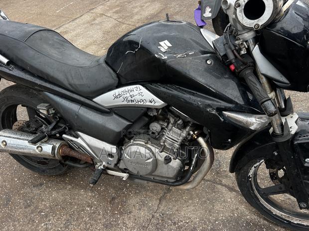 Suzuki Inazuma 2000 Black · Photo 2