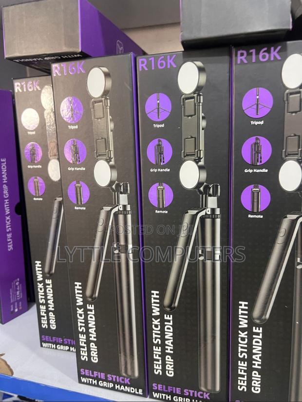 R16k Selfie Stick With Grip Handle · Photo 1